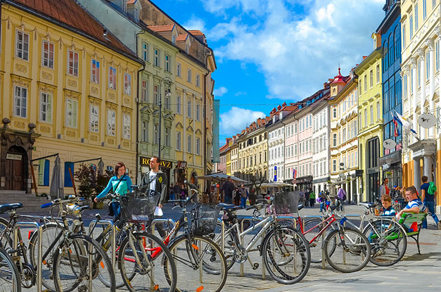 city-cycling-in-Ljubljana-2014-head-east